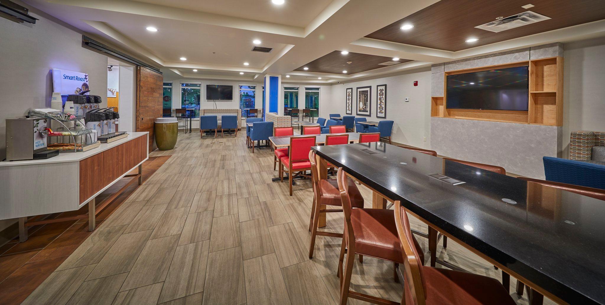 Holiday Inn Express Hotel & Suites Medford-Central Point By Ihg Bagian luar foto