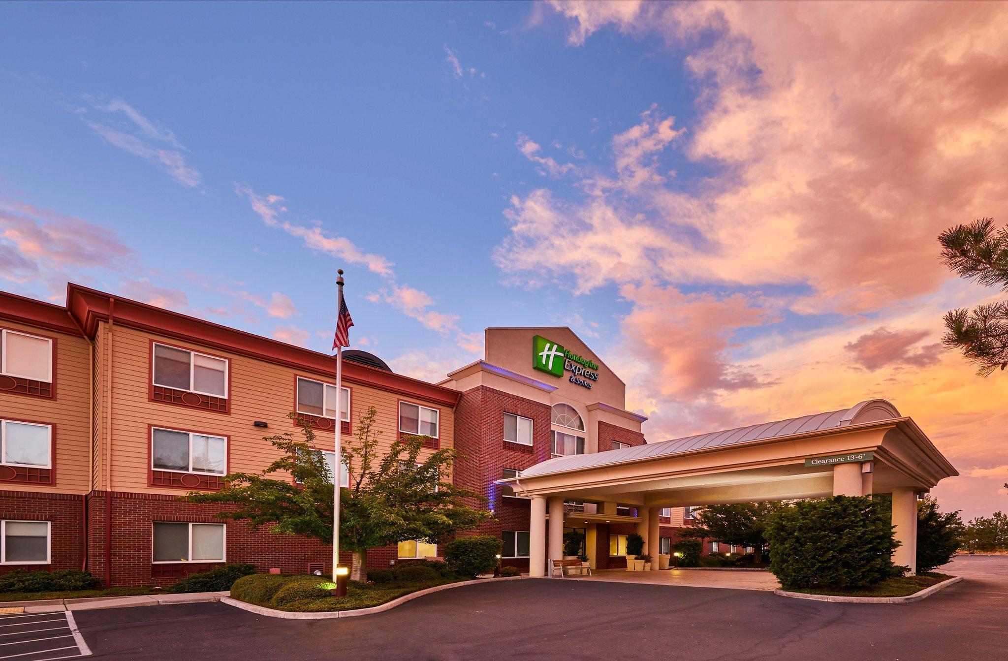 Holiday Inn Express Hotel & Suites Medford-Central Point By Ihg Bagian luar foto