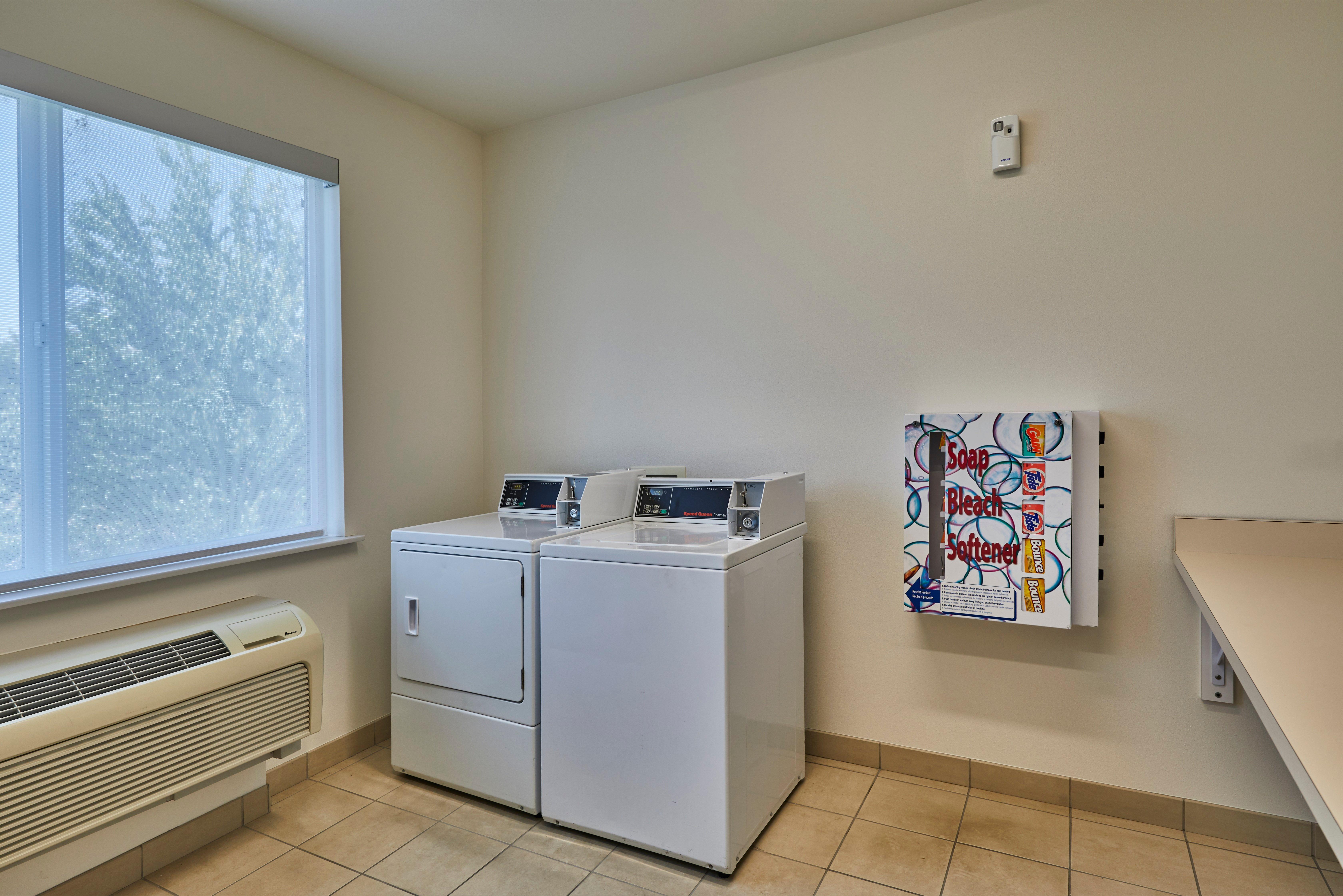 Holiday Inn Express Hotel & Suites Medford-Central Point By Ihg Bagian luar foto