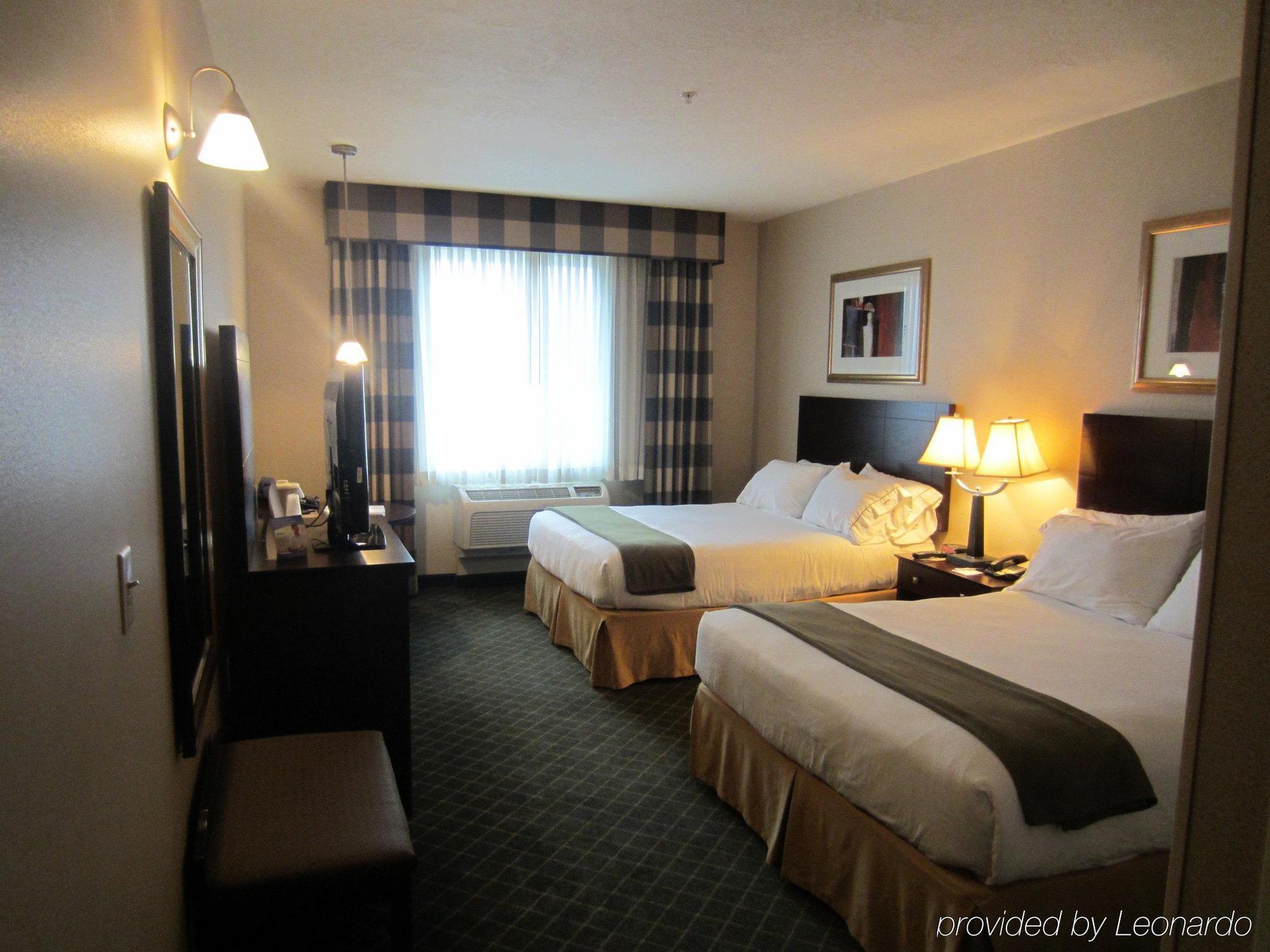 Holiday Inn Express Hotel & Suites Medford-Central Point By Ihg Bagian luar foto