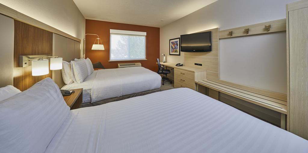 Holiday Inn Express Hotel & Suites Medford-Central Point By Ihg Bagian luar foto